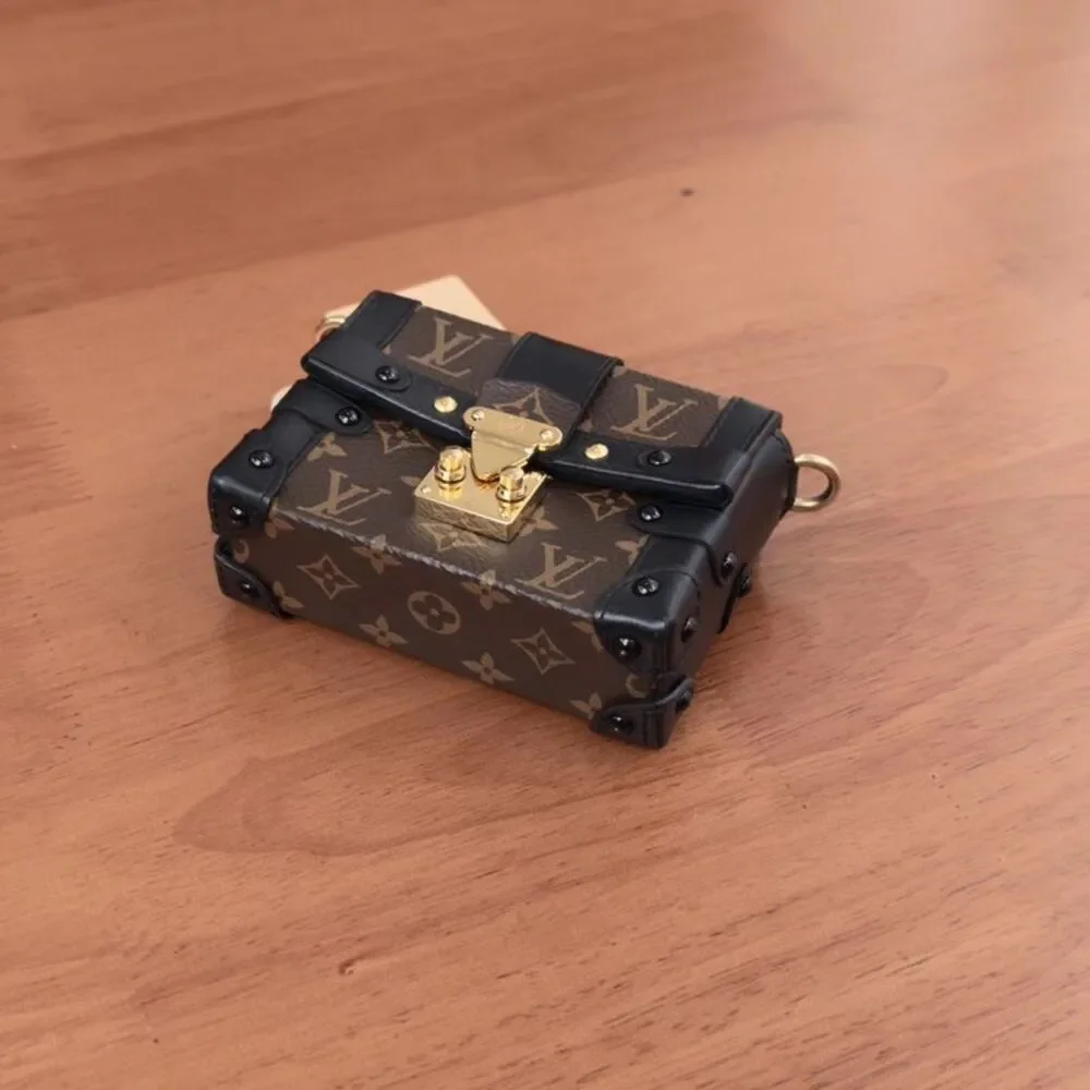 Louis Vuitton Women Pre-Loved Bag Very Good Condition